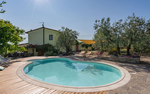 Buca delle Fate 8: Schwimmbad, Gartenmöbel, Resort, Möbel, Regenschirm, Verbundwerkstoff, Stuhl, Eco Hotel, Schatten, Hazienda