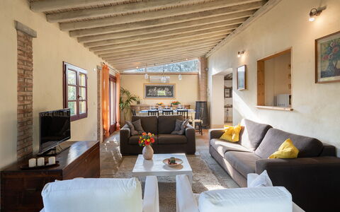 Buca delle Fate 8: Möbel, Couch, Interior Design, Wand, Flooring, Holz, Fussboden, Wohnzimmer, Decke, Zimmer