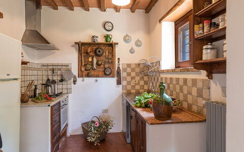 I Mandorli 8: Holz, Küche, Interior Design, Flooring, Möbel, Countertop, Zuhause, Küchengerät, Cabinetry, Zimmer