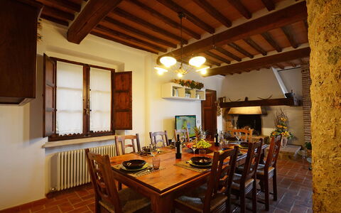 La Capanna di Franca 6+2: Möbel, Interior Design, Esszimmer, Holz, Tabelle, Decke, Küche & Esszimmer Tisch, Flooring, Stuhl, Zimmer