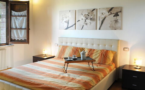 La Capanna di Franca 6+2: Bett, Möbel, Bedding, Schlafzimmer, Interior Design, Bettdecke, Wand, Linens, Holz, Zimmer