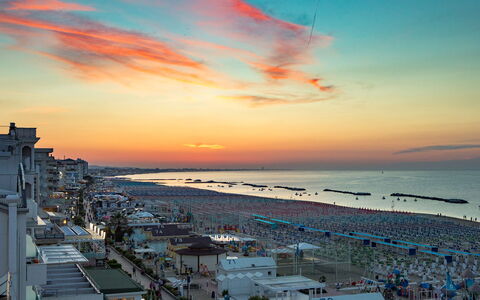 Villa Corona 8: Himmel, Daytime, Horizont, Dämmerung, Meer, Sonnenuntergang, Abend, Afterglow, Morgen, Sonnenlicht