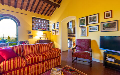 Villa Il Colle di Moriano 8: Wand, Interior Design, Möbel, Zuhause, Die Architektur, Haus, Decke, Beleuchtung, Zimmer, Wohnzimmer