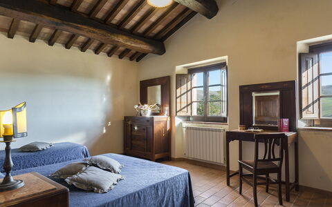 Podere Collelungo 14: Möbel, Wand, Zuhause, Interior Design, Flooring, Zimmer, Decke, Schlafzimmer, Bett, Fussboden