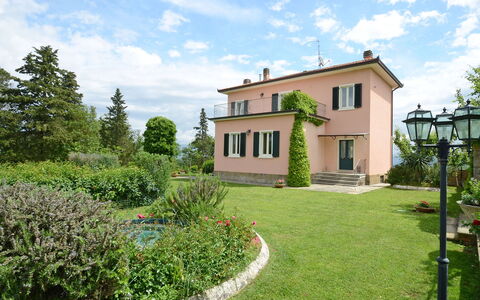 Villa Vittoria D'Anghiari 7+3: Haus, Strauch, Zuhause, Wohngebiet, Garten, Grundstueck, Hütte, Estate, Frühling