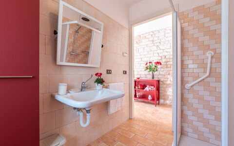 Cascina Marianna 12+4: Armatur, Badezimmer, Flooring, Fussboden, Bad Sink, Zapfhahn, Installation, Interior Design, Sinken, Fliese