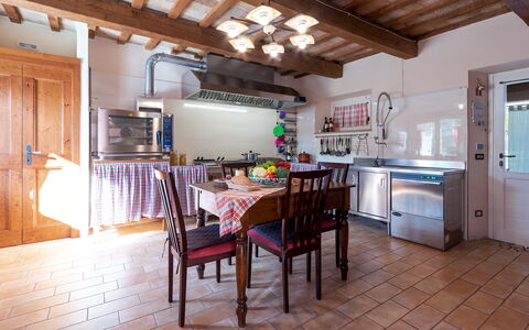 Cascina Marianna 12+4: Möbel, Interior Design, Holz, Flooring, Decke, Küche, Tabelle, Fussboden, Zuhause, Küche & Esszimmer Tisch