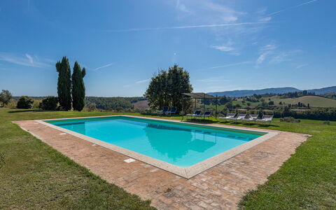 Il Poderuccio 17: Blau, Schwimmbad, Estate, Bauernhaus, Landscaping, Rasen, Hazienda, Schatten, Villa, Garten