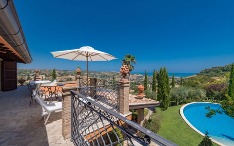 Fontespina 6: Estate, Resort, Balkon, Eco Hotel, Hazienda, Schatten, Villa, Landscaping, Schwimmbad, Villa