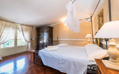 Fontespina 6: Möbel, Interior Design, Fussboden, Flooring, Decke, Zimmer, Bett, Stuhl, Schlafzimmer, Wohnung
