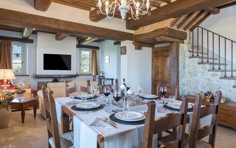 La Villetta di Dante 6: Möbel, Wand, Interior Design, Flooring, Holz, Stuhl, Tabelle, Küche & Esszimmer Tisch, Esszimmer, Decke