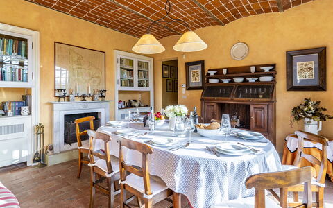 Il Roseto 10: Möbel, Interior Design, Stuhl, Tabelle, Holz, Flooring, Decke, Küche & Esszimmer Tisch, Esszimmer, Beleuchtung