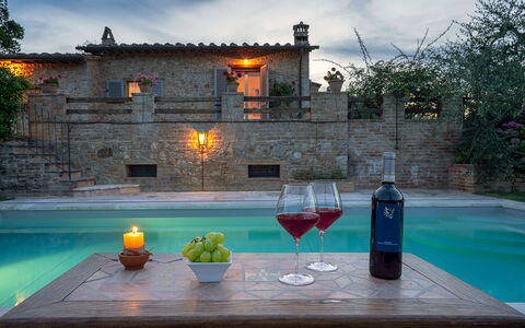 L'Oliveta 6: Schwimmbad, Blumentopf, Water Feature, Verbundwerkstoff, Gartenmöbel, Flagstone, Resort, Zimmerpflanze, Thermae, Hof