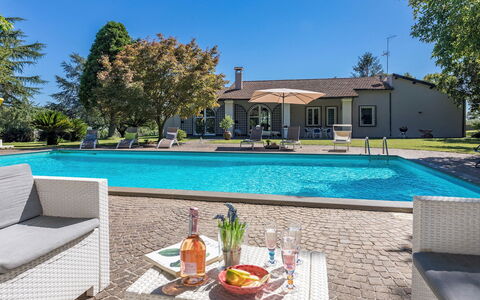 Villa Rasena 6: Blau, Schwimmbad, Resort, Wohngebiet, Estate, Schatten, Eco Hotel, Bauernhaus, Thermae, Hazienda