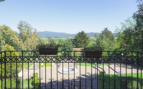Villa Croci 12: Zaun, Geländer, Baluster, Eisen, Balkon, Schatten, Rasen, Park, Home Fechten