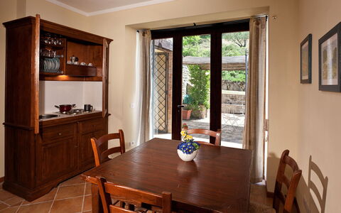 Val di Marco 12: Möbel, Holz, Interior Design, Flooring, Tabelle, Küche & Esszimmer Tisch, Esszimmer, Stuhl, Fussboden, Tür