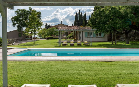 Torre Ginestre 12: Schwimmbad, Estate, Rasen, Hazienda, Gartenmöbel, Schatten, Garten, Bauernhaus, Resort, Freizeit
