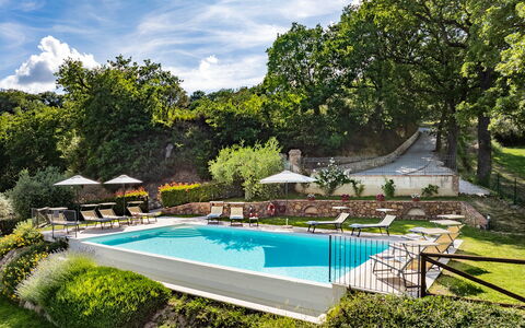 Il Casale di Manuele 12: Schwimmbad, Resort, Garten, Eco Hotel, Gartenmöbel, Schatten, Thermae, Water Feature, Landscaping, Freizeit
