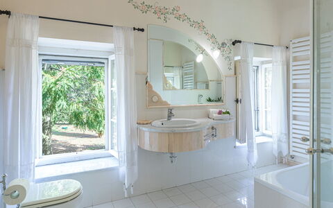 Casa Ciculino 8: Interior Design, Möbel, Flooring, Fussboden, Armatur, Decke, Badezimmer, Beleuchtung, Zuhause, Zimmer