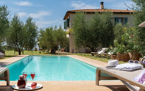 Casa del Vento 10: Schwimmbad, Möbel, Resort, Zuhause, Gartenmöbel, Stuhl, Eco Hotel, Hotel, Villa, Sonnenliege