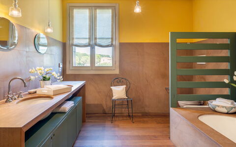 Casa del Vento 10: Interior Design, Flooring, Wand, Fussboden, Armatur, Holz, Badezimmer, Bad Sink, Zapfhahn, Beleuchtung