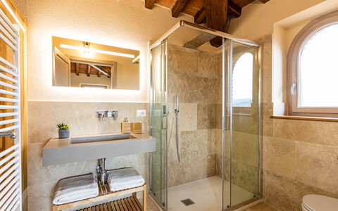 Il Poggiarellone 14: Interior Design, Flooring, Wand, Armatur, Fussboden, Holz, Badezimmer, Beleuchtung, Decke, Zapfhahn