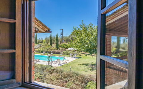 Il Fitto 10: Schwimmbad, Estate, Hütte, Garten, Bauernhaus, Hinterhof, Landscaping, Rasen, Schatten, Resort