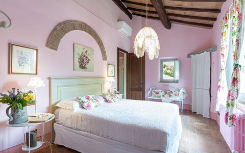 Il Molinaccio 14+2: Möbel, Bett, Schlafzimmer, Interior Design, Bettdecke, Bedding, Linens, Rosa, Textil, Zimmer