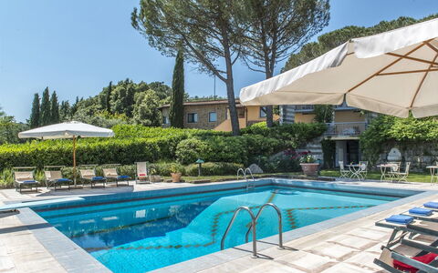 Il Vignale 18+2: Schwimmbad, Gartenmöbel, Sonnenliege, Resort, Möbel, Regenschirm, Thermae, Eco Hotel, Schatten, Landscaping