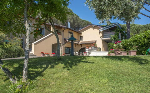 Il Vignale 18+2: Wohngebiet, Zuhause, Garten, Estate, Schatten, Landscaping, Hazienda, Rasen, Garten, Villa