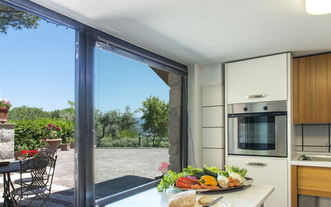 Il Vignale 18+2: Möbel, Küche & Esszimmer Tisch, Stuhl, Zimmerpflanze, Schatten, Blumentopf, Kaffetisch, Villa, Eco Hotel, Esszimmer
