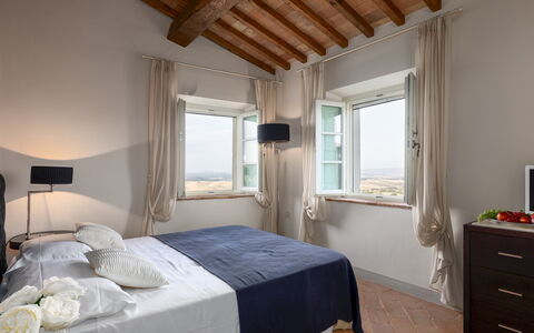 Villa Panorama 14: Möbel, Bett, Schlafzimmer, Interior Design, Zuhause, Zimmer, Decke, Linens, Bedding, Fussboden
