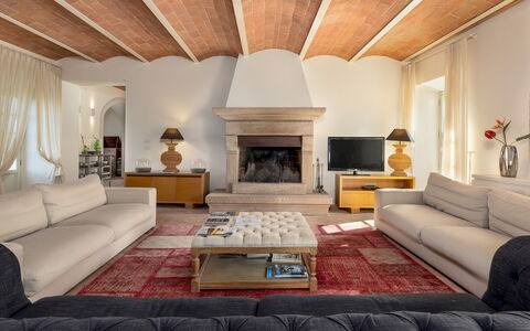 Villa Panorama 14: Möbel, Interior Design, Flooring, Wand, Couch, Fussboden, Holz, Wohnzimmer, Zuhause, Zimmer