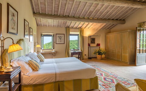 Monticchia 10: Zuhause, Haus, Möbel, Bettrahmen, Schlafzimmer, Hotel, Villa, Resort, Bett, Estate