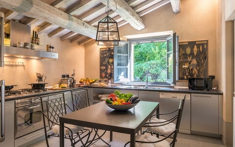 Muffato 6: Möbel, Interior Design, Küche, Flooring, Holz, Decke, Zuhause, Countertop, Light Fixture, Zimmer
