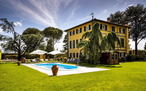 Villa Luigina 8: Rasen, Estate, Schwimmbad, Villa, Garten, Hotel, Villa, Hazienda