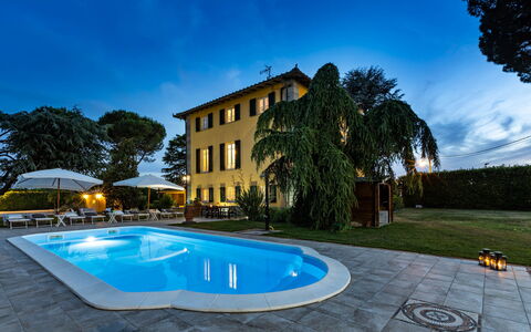Villa Luigina 8: Blau, Schwimmbad, Estate, Villa, Hotel, Hazienda, Gartenmöbel, Resort, Eco Hotel, Landscaping