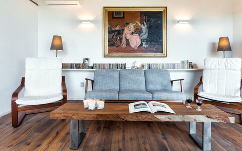 Podere Torre delle Sorgenti 4: Möbel, Interior Design, Flooring, Fussboden, Holz, Holzboden, Zimmer, Zuhause, Tabelle, Wohnzimmer