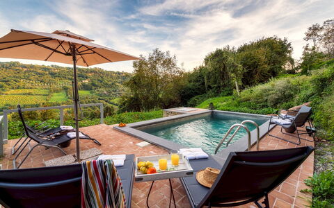 Podere Torre delle Sorgenti 4: Schwimmbad, Gartenmöbel, Eco Hotel, Garten, Landscaping, Resort, Stuhl, Hinterhof, Water Feature, Sonnenliege