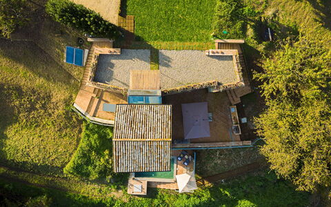 Podere Torre delle Sorgenti 4: Grundstueck, Hütte, Estate, Garten, Eco Hotel, Landscaping, Hartholz, Hinterhof, Holzbeize, Garten