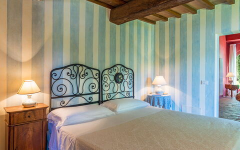 San Francesco 12: Möbel, Wand, Schlafzimmer, Bett, Interior Design, Linens, Flooring, Bettdecke, Bedding, Fussboden