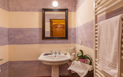 San Francesco 12: Flooring, Fussboden, Armatur, Interior Design, Badezimmer, Toilette, Installation, Zimmer, Zapfhahn, Bad Sink