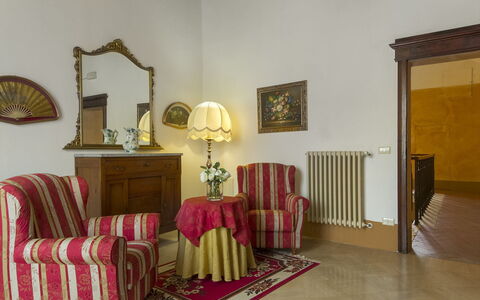 Villa Angelini 14+7: Möbel, Interior Design, Wand, Flooring, Holz, Bilderrahmen, Fussboden, Zimmer, Wohnzimmer, Beleuchtung