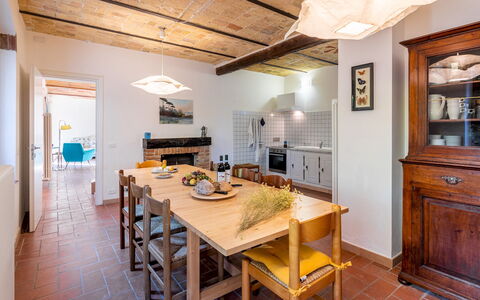 Cascina la Valle 10+2: Möbel, Interior Design, Flooring, Wand, Fussboden, Holz, Decke, Zimmer, Tabelle, Esszimmer