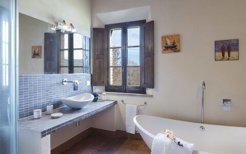 Alborata 10: Flooring, Wand, Interior Design, Armatur, Badezimmer, Fussboden, Möbel, Zapfhahn, Beleuchtung, Bad Sink