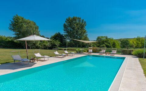 Alborata 10: Blau, Schwimmbad, Resort, Gartenmöbel, Schatten, Garten, Eco Hotel, Landscaping, Stuhl, Sonnenliege