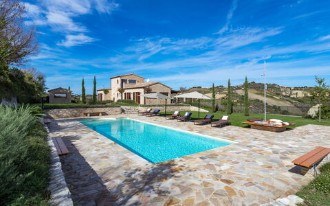 Borgo da Monte 8: Blau, Estate, Landscaping, Bauernhaus, Villa, Schwimmbad