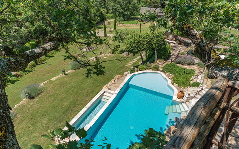 Borgo Paradiso 4+2: Schwimmbad, Garten, Freizeit, Schatten, Estate, Resort, Landscaping, Hinterhof, Water Feature, Flagstone