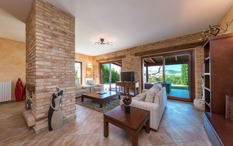 Casale Rosy 6+2: Möbel, Flooring, Interior Design, Holz, Fussboden, Couch, Decke, Wohnzimmer, Stuhl, Tabelle