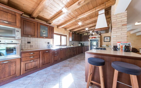 Casale Rosy 6+2: Holz, Küche, Flooring, Interior Design, Countertop, Möbel, Decke, Fussboden, Zuhause, Küche & Esszimmer Tisch